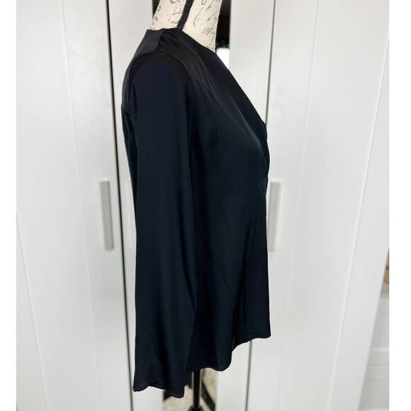 Theory Calveer Modern Silk Georgette Keyhole Blouse in Black Size Small - Picture 4 of 11